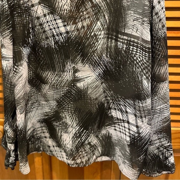 24. WOMENS CHICO’S 3/XL DETAIL TOP - Picture 7 of 8